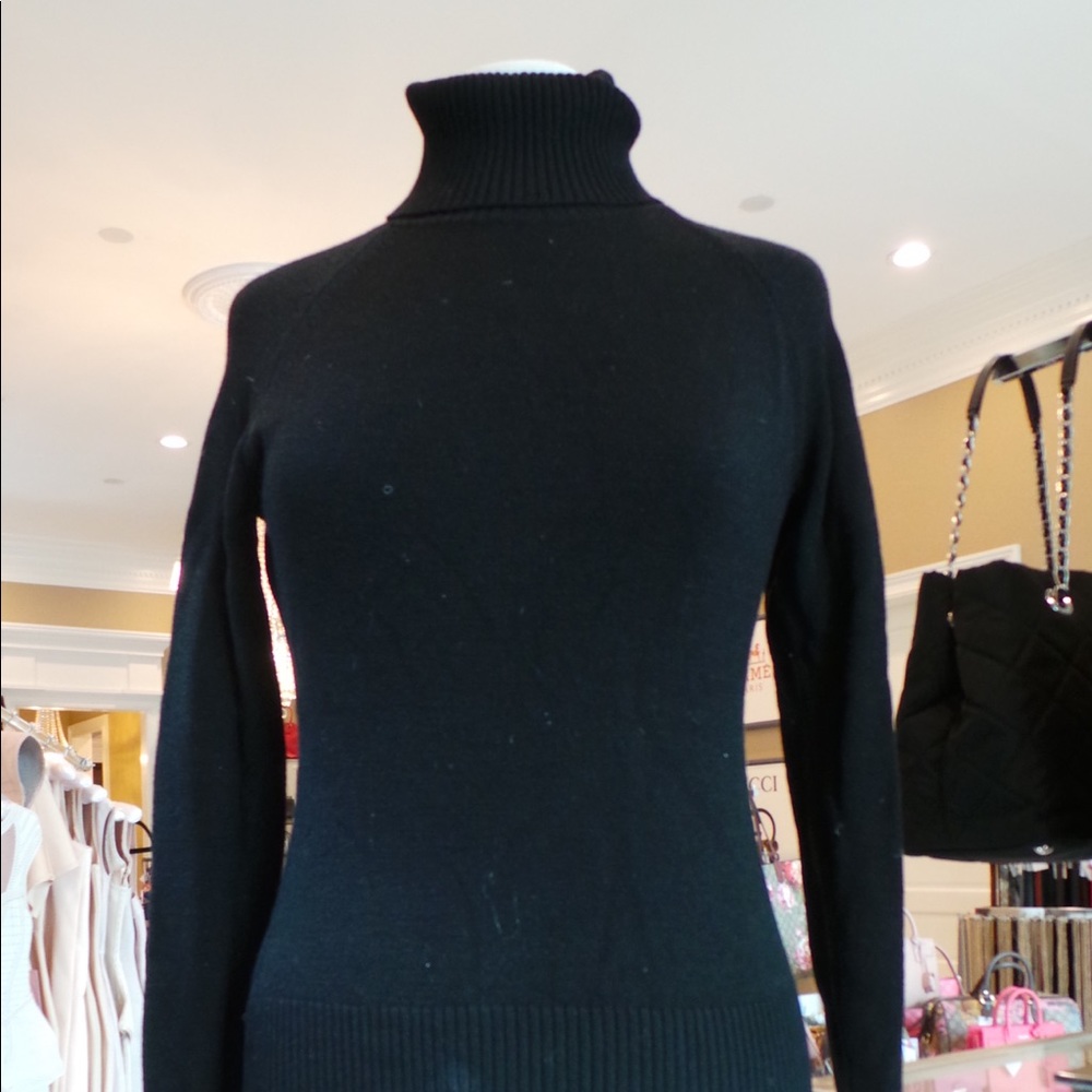 Banana Republic Long Sleeve Turtle Neck Shirt